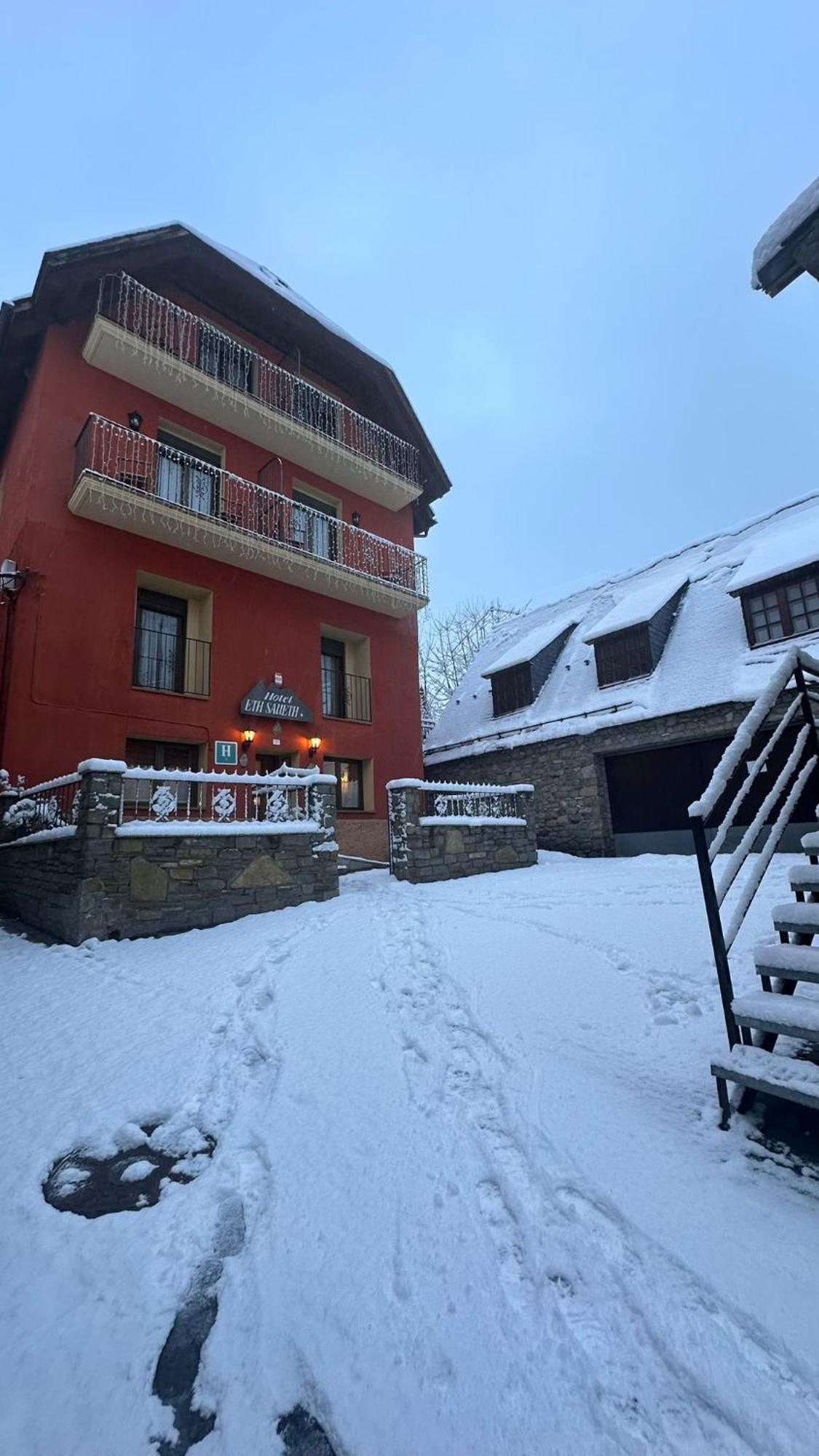 Hotel Saueth Tredós Exteriör bild